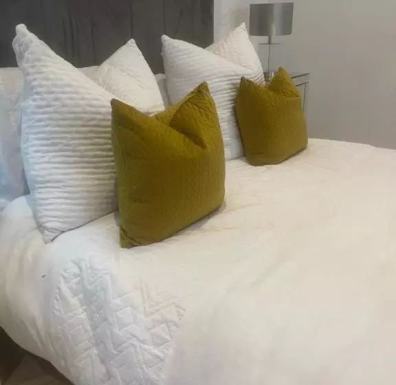 Majatalo Luxury En Suite In Modern House