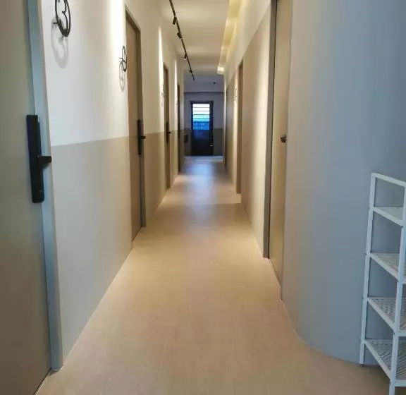 ペンション Number Six Smart Guest House