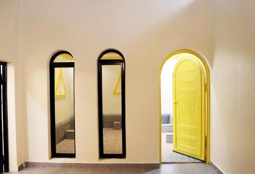 Resort نيلوفر بيتي