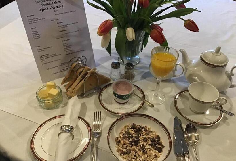 ベッドアンドブレックファースト The Old Merchants House   The Vettriano Room