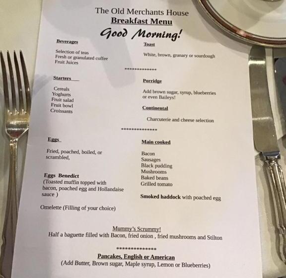 ベッドアンドブレックファースト The Old Merchants House   The Vettriano Room