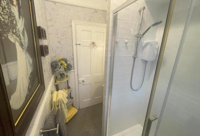 ベッドアンドブレックファースト The Old Merchants House   The Vettriano Room