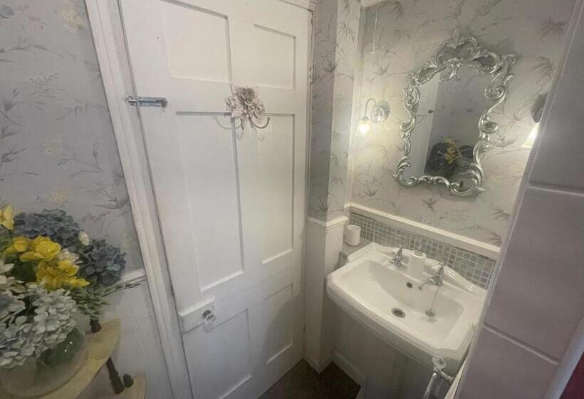 ベッドアンドブレックファースト The Old Merchants House   The Vettriano Room