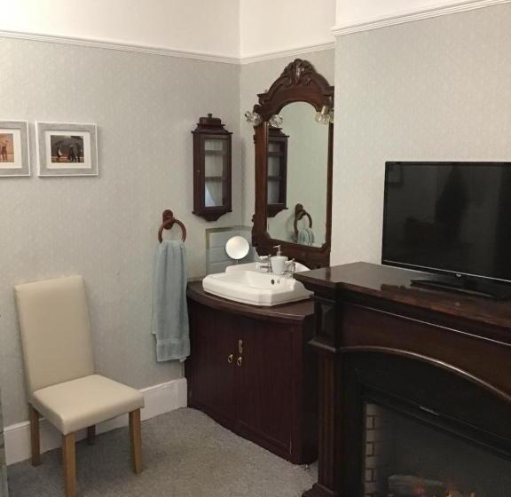 ベッドアンドブレックファースト The Old Merchants House   The Vettriano Room