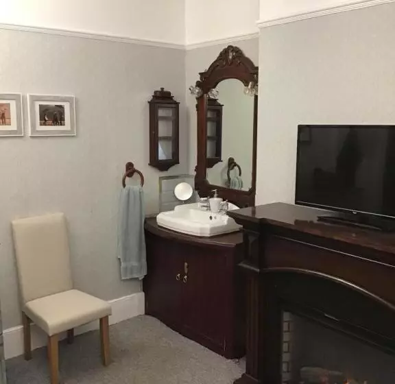 ベッドアンドブレックファースト The Old Merchants House   The Vettriano Room