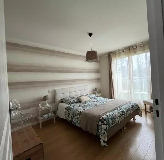 تختخواب و صبحانه Villa La Combe
