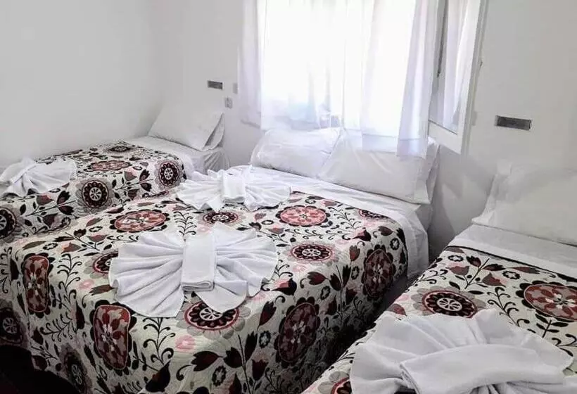 Hotelli Almirante Brown 49