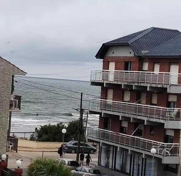 Hotelli Almirante Brown 49