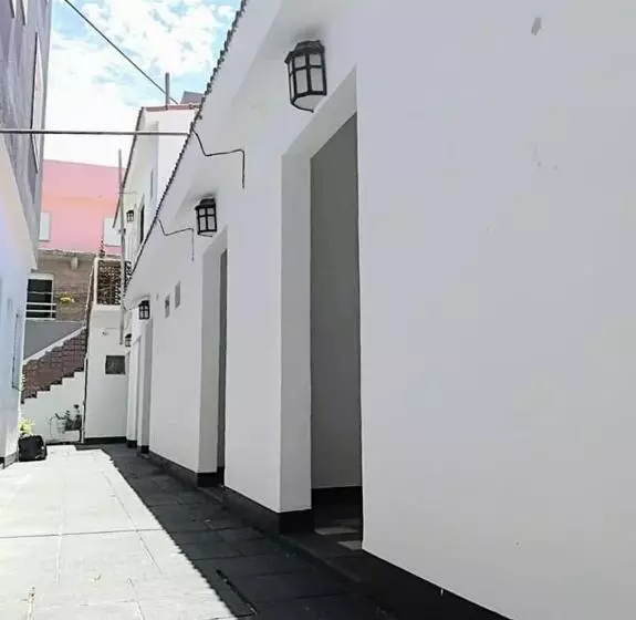 Hotelli Almirante Brown 49