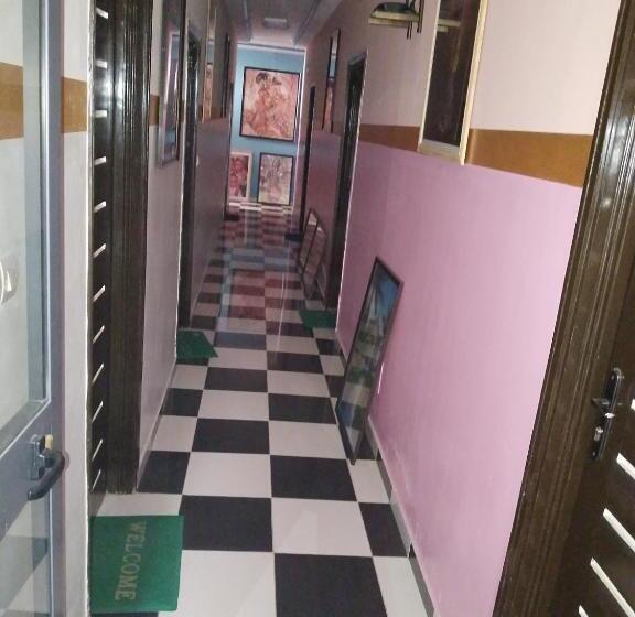 Отель Béni Plus