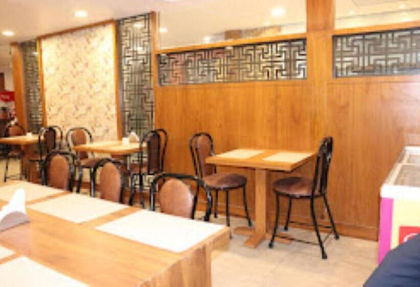 בית מלון כפרי Holiday Pride Aurangabad