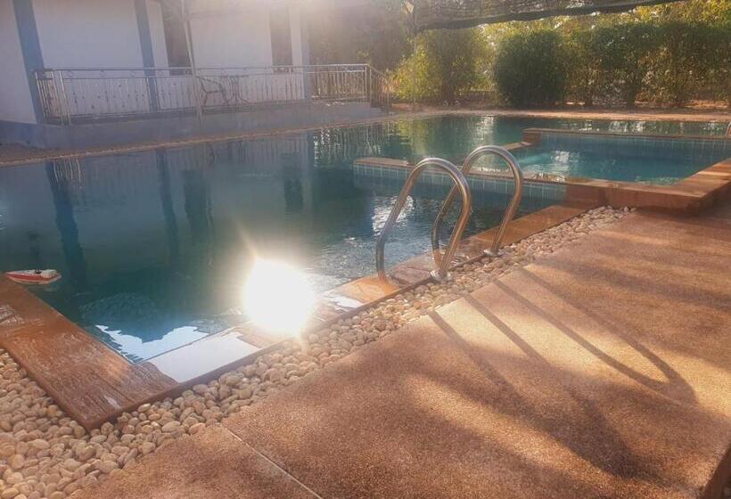 בית מלון כפרי Huai Ngu Farm Stay