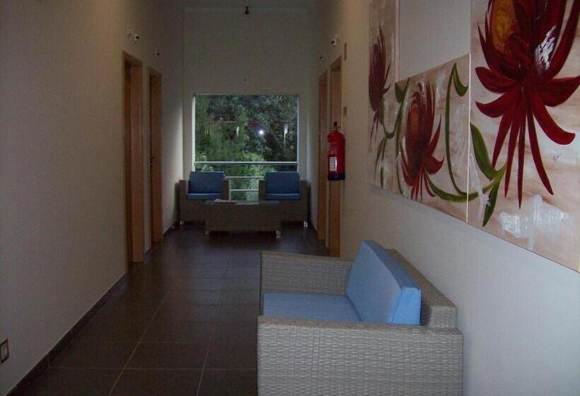 Отель Lagar Do Lago