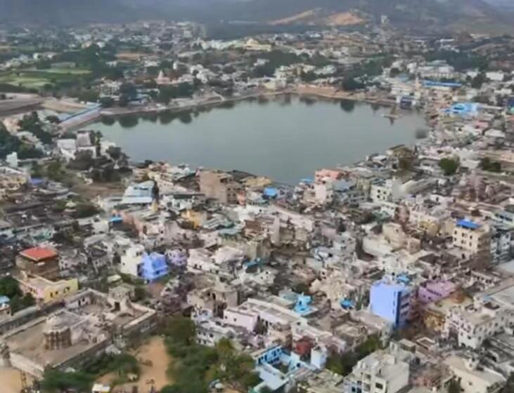 호텔 New Raj Palace