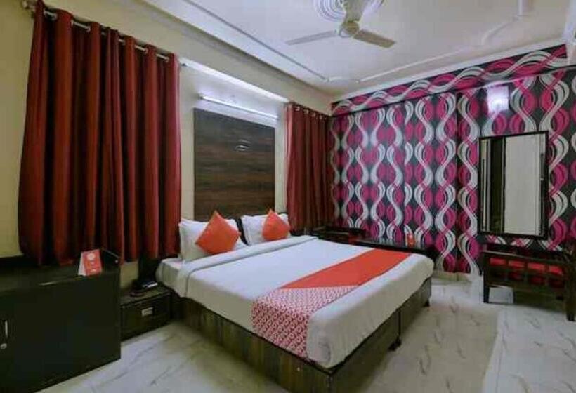 هتل Sky Heights Palace