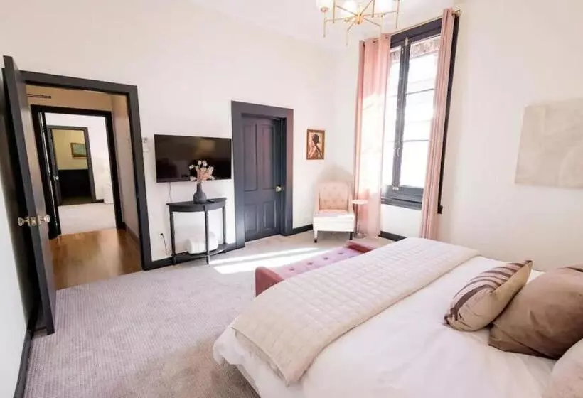 Hotelli Speakeasy 2 Room Suite