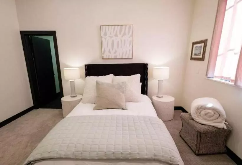 Hotelli Speakeasy 2 Room Suite