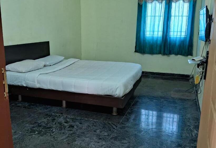 Отель The Grand Hospitality