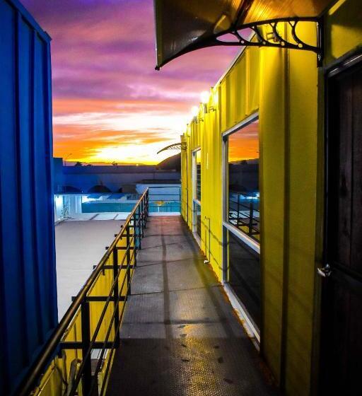 هتل Vagón Resort