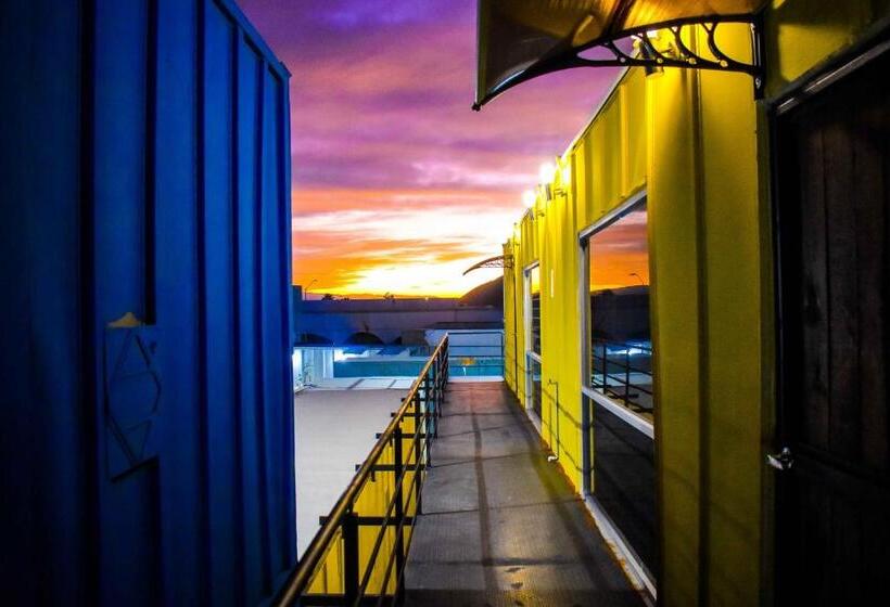 هتل Vagón Resort