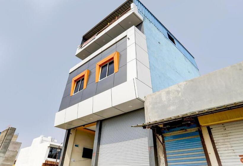 Oyo Hotel Ronak Place