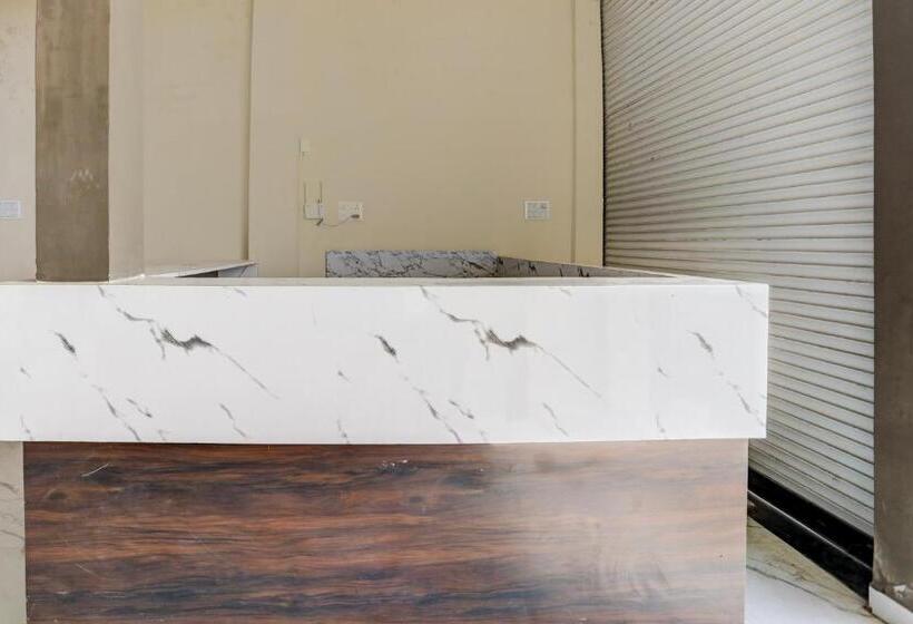 Oyo Hotel Ronak Place