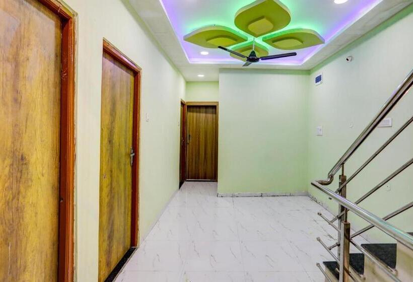 Oyo Hotel Ronak Place