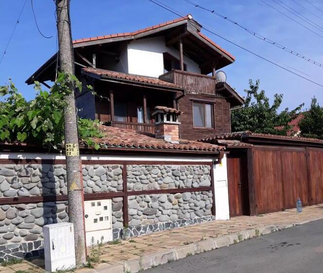 بنسيون къща за гости мария гроздева