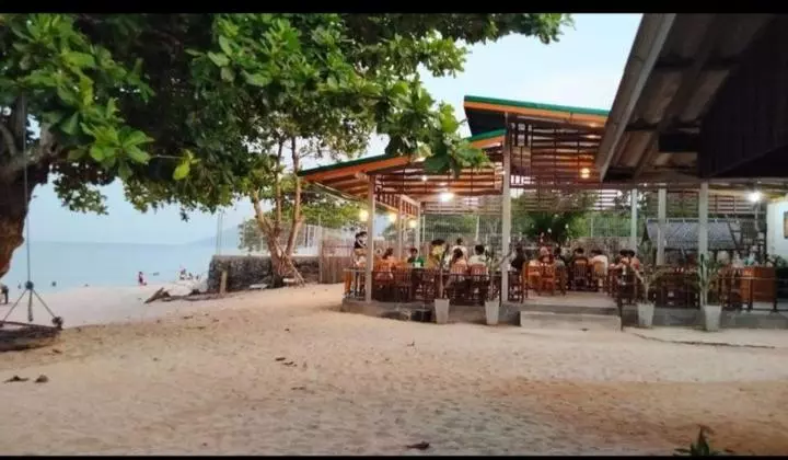 ペンション Nadan Beach House