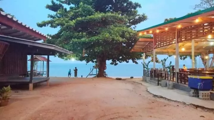 ペンション Nadan Beach House