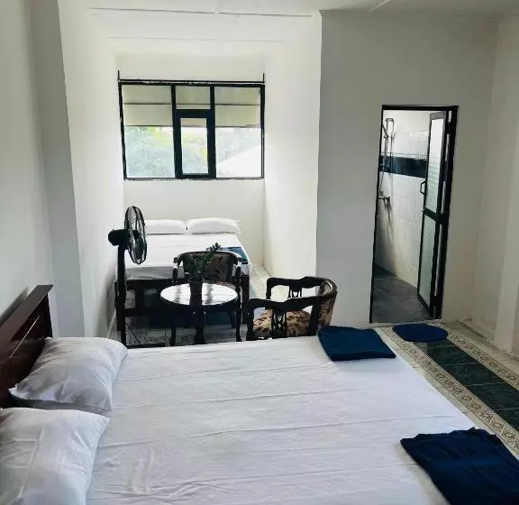 ペンション Ramlyn Guesthouse & Restaurant