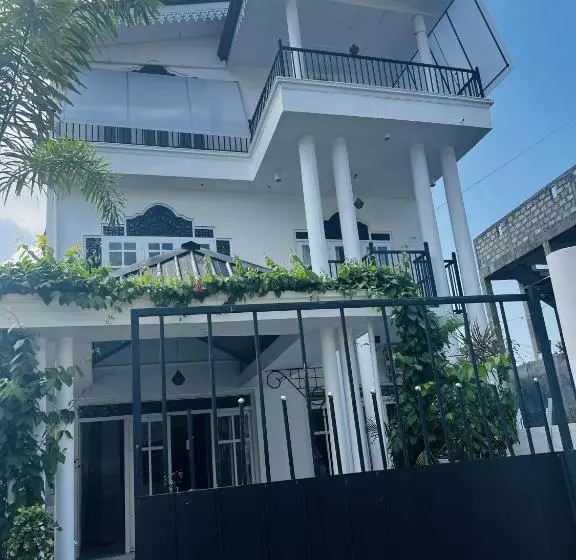 ペンション Ramlyn Guesthouse & Restaurant