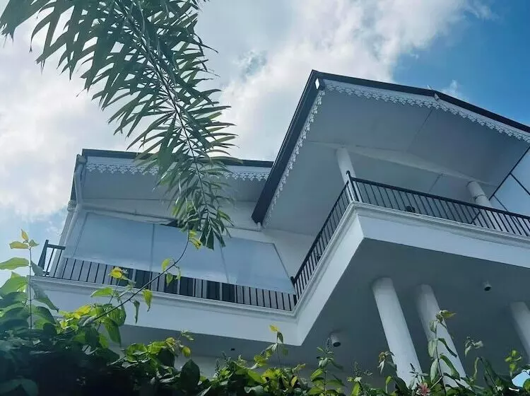 ペンション Ramlyn Guesthouse & Restaurant