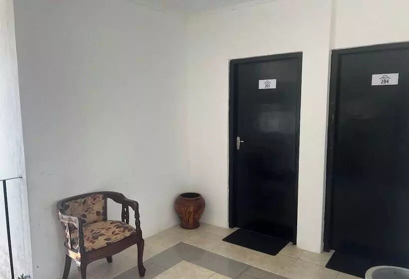 ペンション Ramlyn Guesthouse & Restaurant