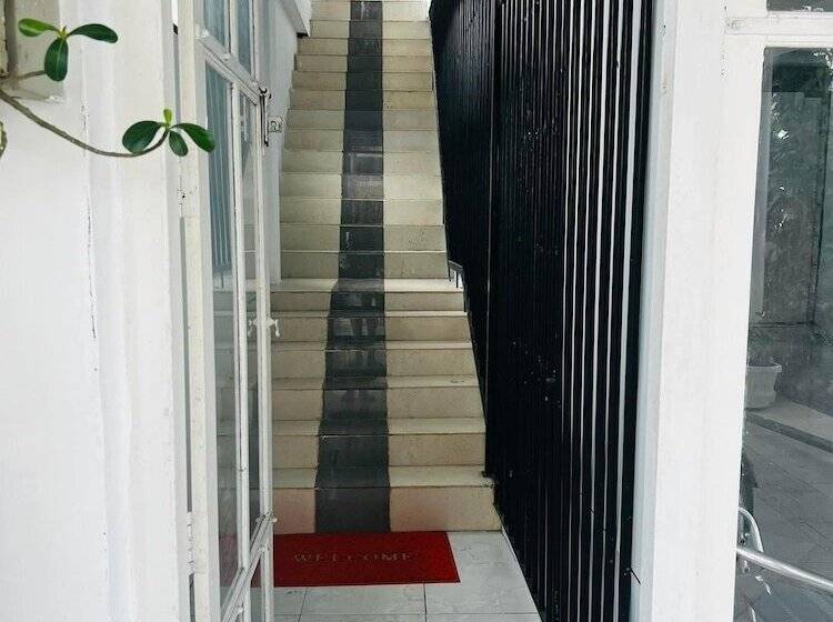 بنسيون Ramlyn Guesthouse & Restaurant