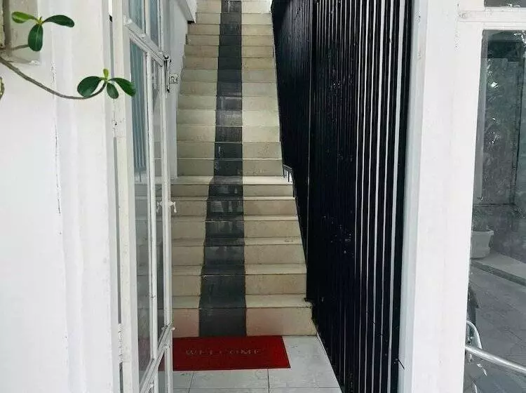 ペンション Ramlyn Guesthouse & Restaurant