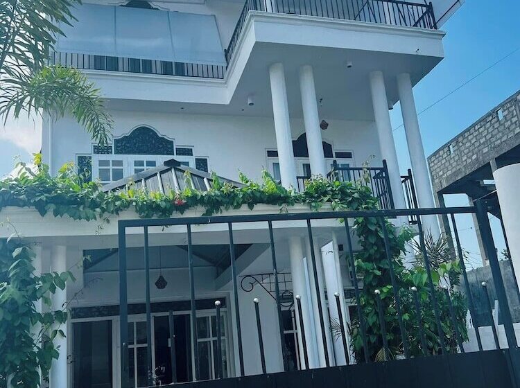 بنسيون Ramlyn Guesthouse & Restaurant