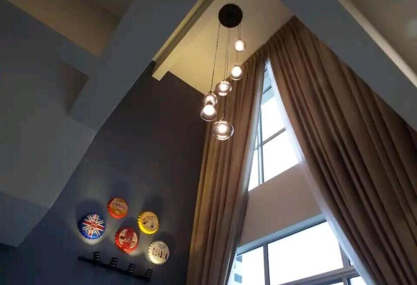 Barrington Square Apartment