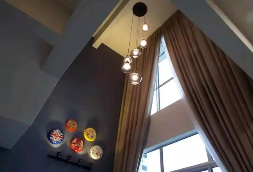 Barrington Square Apartment