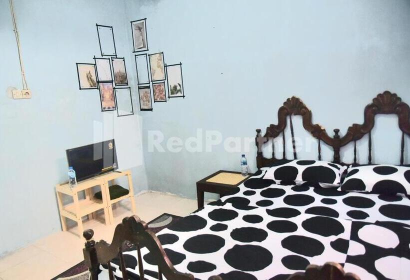 בית מלון כפרי Fanta Home At Pronojiwo Lumajang Redpartner