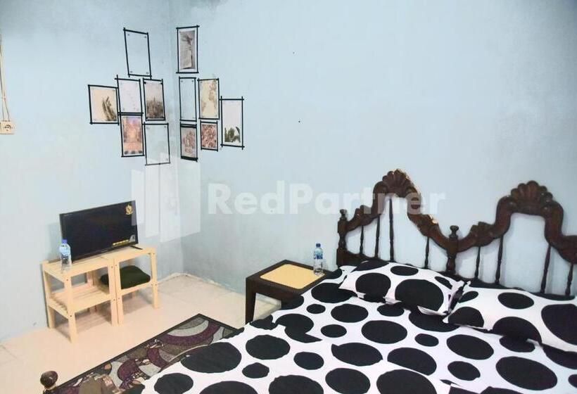 בית מלון כפרי Fanta Home At Pronojiwo Lumajang Redpartner