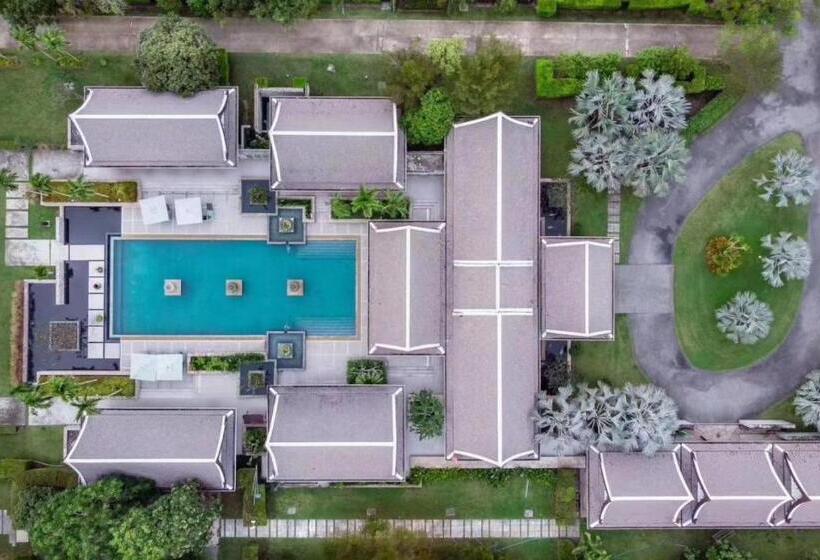 Отель Oasis Villa Pattaya