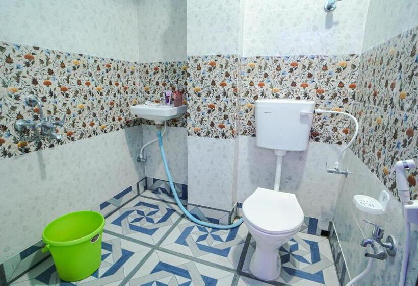 בית מלון כפרי River Leaf Inn Taki !! Luxurious Rooms With River Facing Private Balconies !!