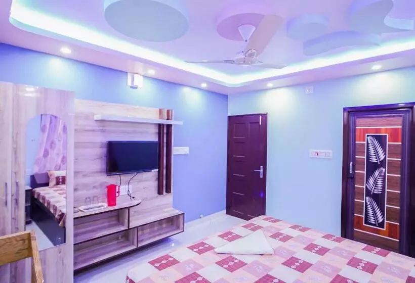 Hotelli River Leaf Inn Taki !! Luxurious Rooms With River Facing Private Balconies !!