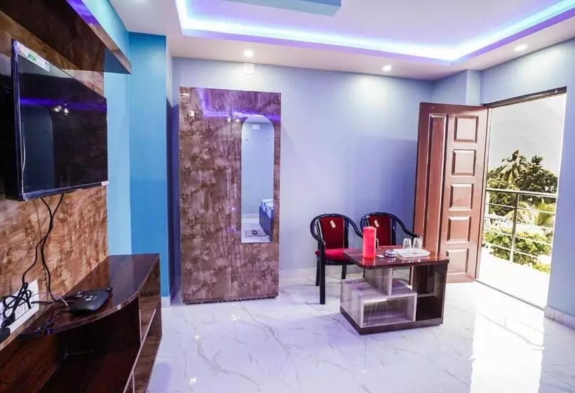 Hotelli River Leaf Inn Taki !! Luxurious Rooms With River Facing Private Balconies !!
