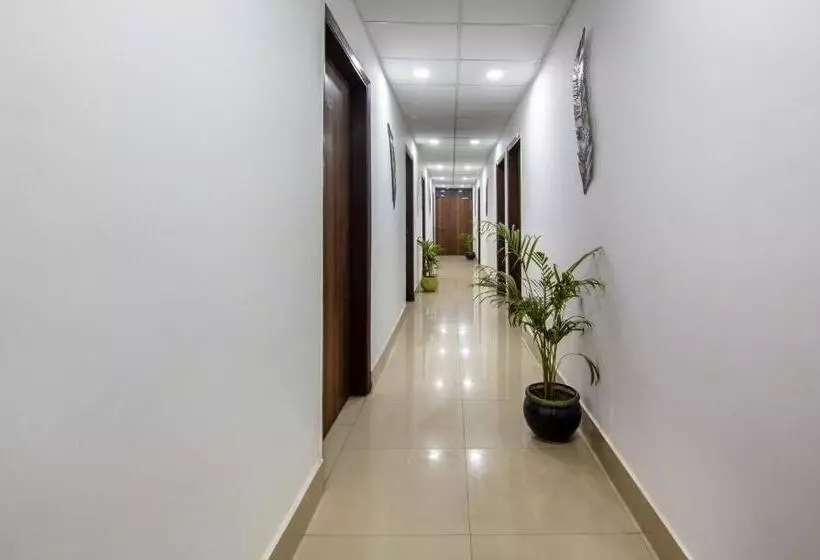 Hotelli Treebo Fortune Home Expressway