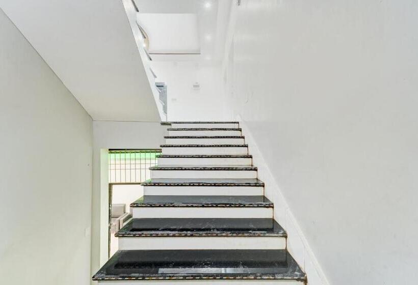 Oyo Flagship Dev Laxmi Palace Hotel & Banquet