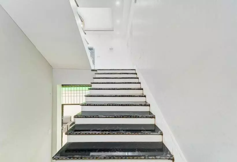 Oyo Flagship Dev Laxmi Palace Hotel & Banquet