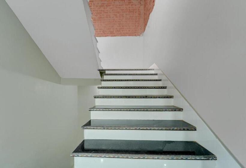 Oyo Flagship Dev Laxmi Palace Hotel & Banquet