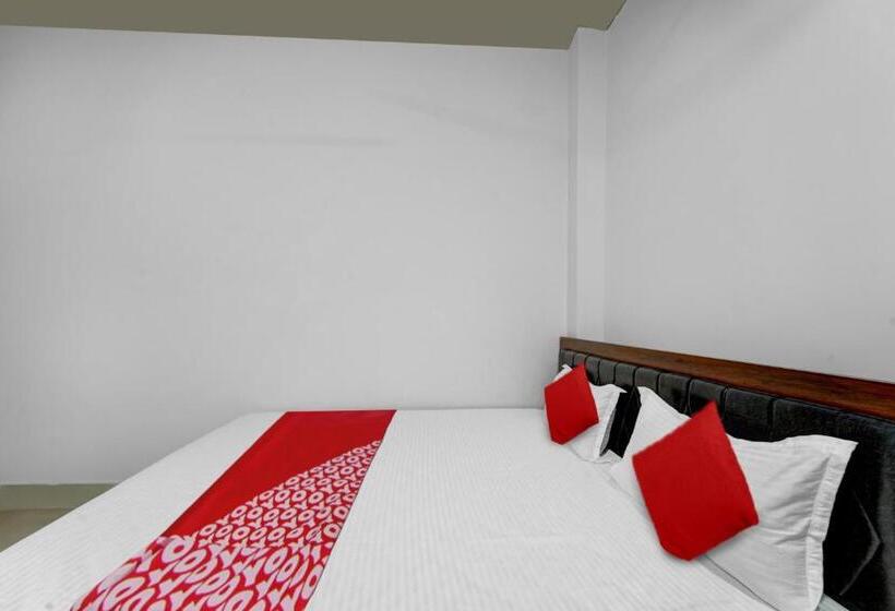 Oyo Flagship Dev Laxmi Palace Hotel & Banquet